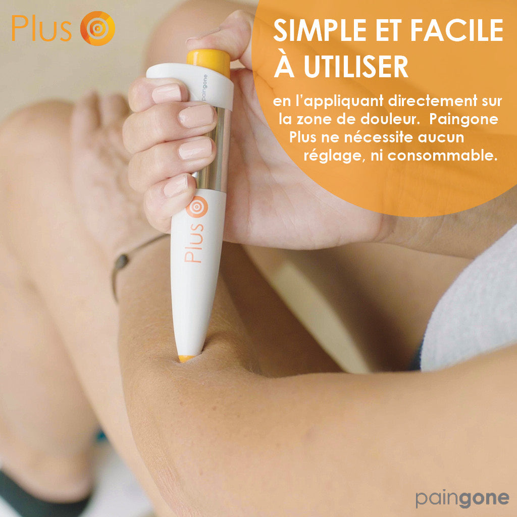 Personne utilisant le stylo Paingone Plus sur le bras. Texte: "Simple et facile à utiliser"