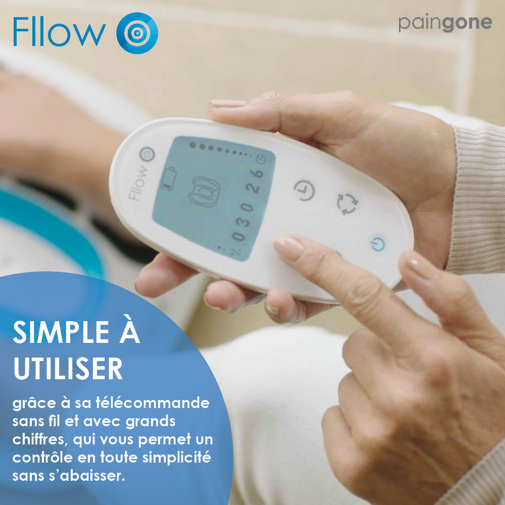 Gros-plan de le télécommande de Paingone Fllow avec le texte: "Simple à utiliser"