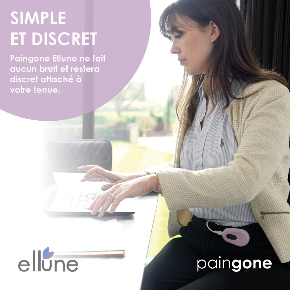 Femme au bureau portant l'appareil Paingone Ellune Lite tout en travaillant à son bureau. Texte: "Simple et discret"